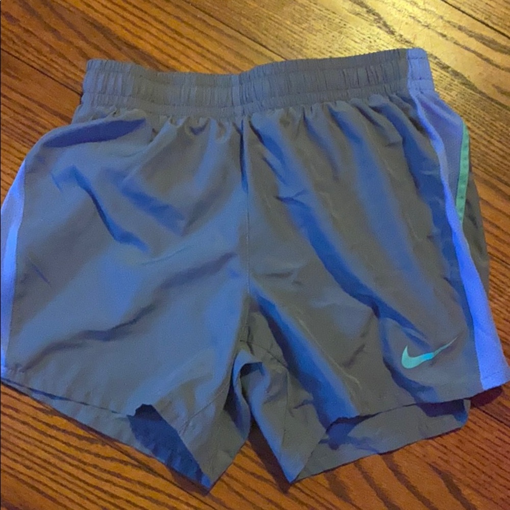 gray nike athletic shorts